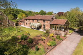 Old Stables - Beautifully converted former stable on historic estate with spa complex